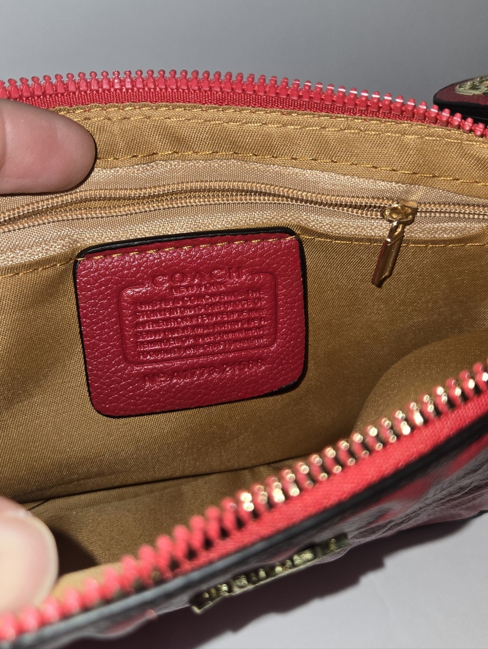 Shoulder Bag - Picture 4 of 8